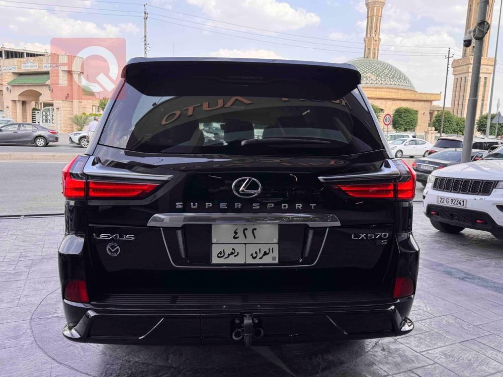 لكزس LX